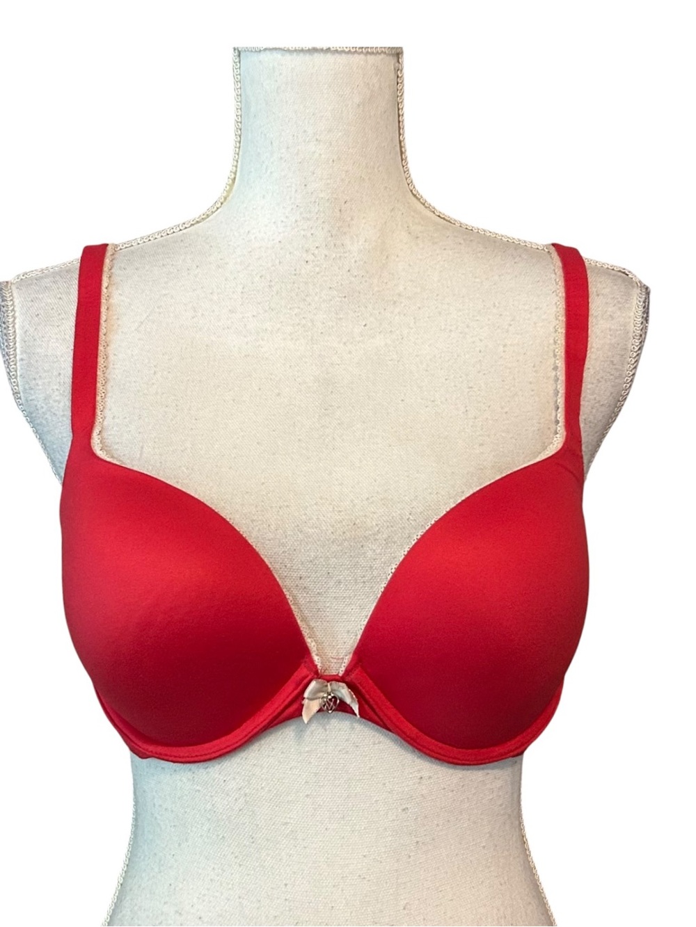 Victoria’s Secret Body by Victoria Push Up Bra SZ 34D in Red